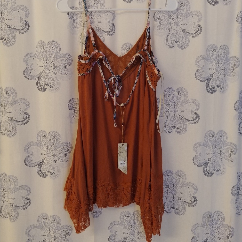 Gimmicks tank top NWT